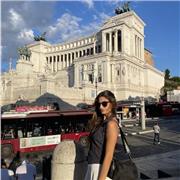 Soy una persona avispada, a la que se le dan realmente bien los números y otras materias, las cuales explicaba a mis compañeros.